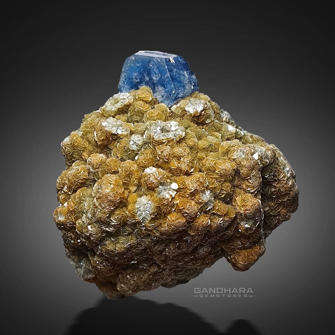 Buy Vorobyevite minerals at best price