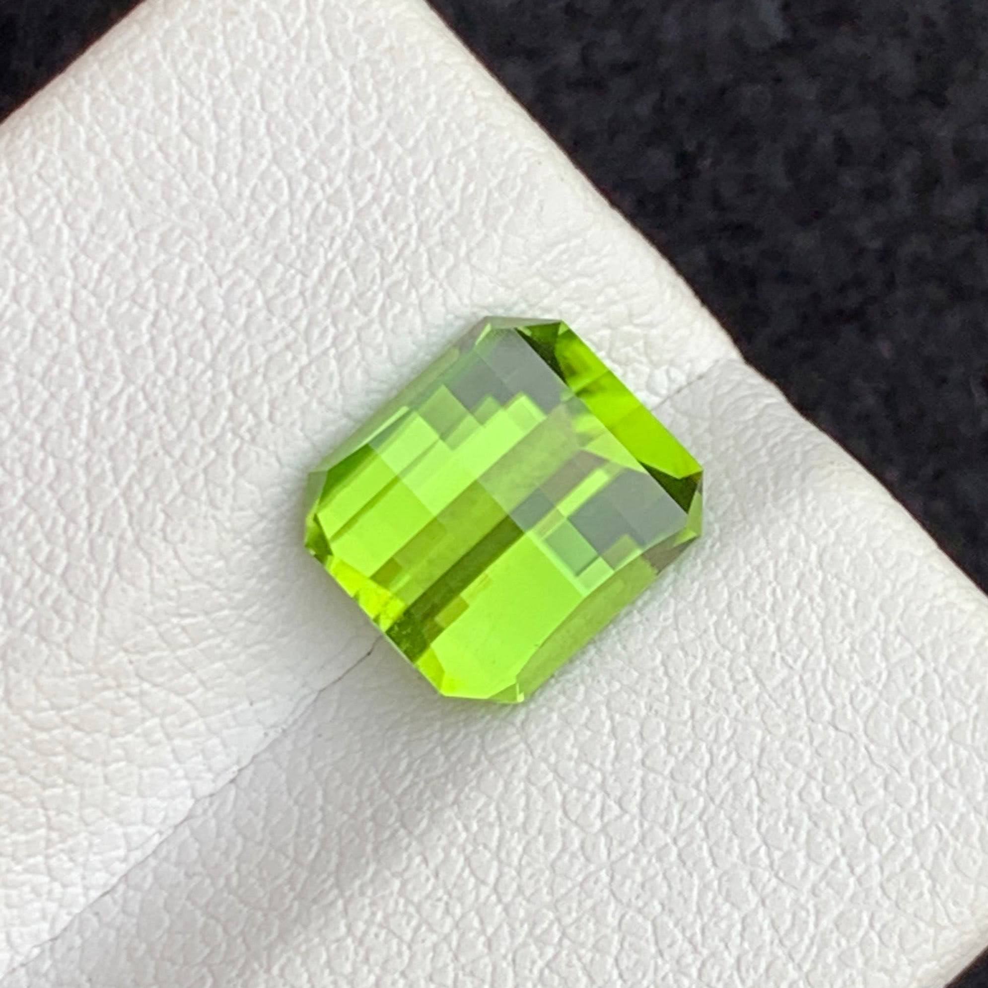 3.35 Carats Peridot Stone Pixel Cut