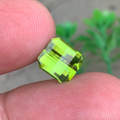 3.35 Carats Peridot Stone Pixel Cut
