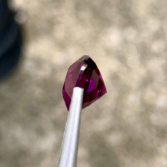 5-07-carats-vivid-reddish-pink-garnet-cushion-brilliant-cut-tanzania