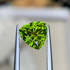 1-88ct-green-tourmaline-afghanistan-trillion-faceted