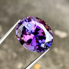 24-75-carats-mermaid-color-tanzanite-oval-faceted-cut-tanzania