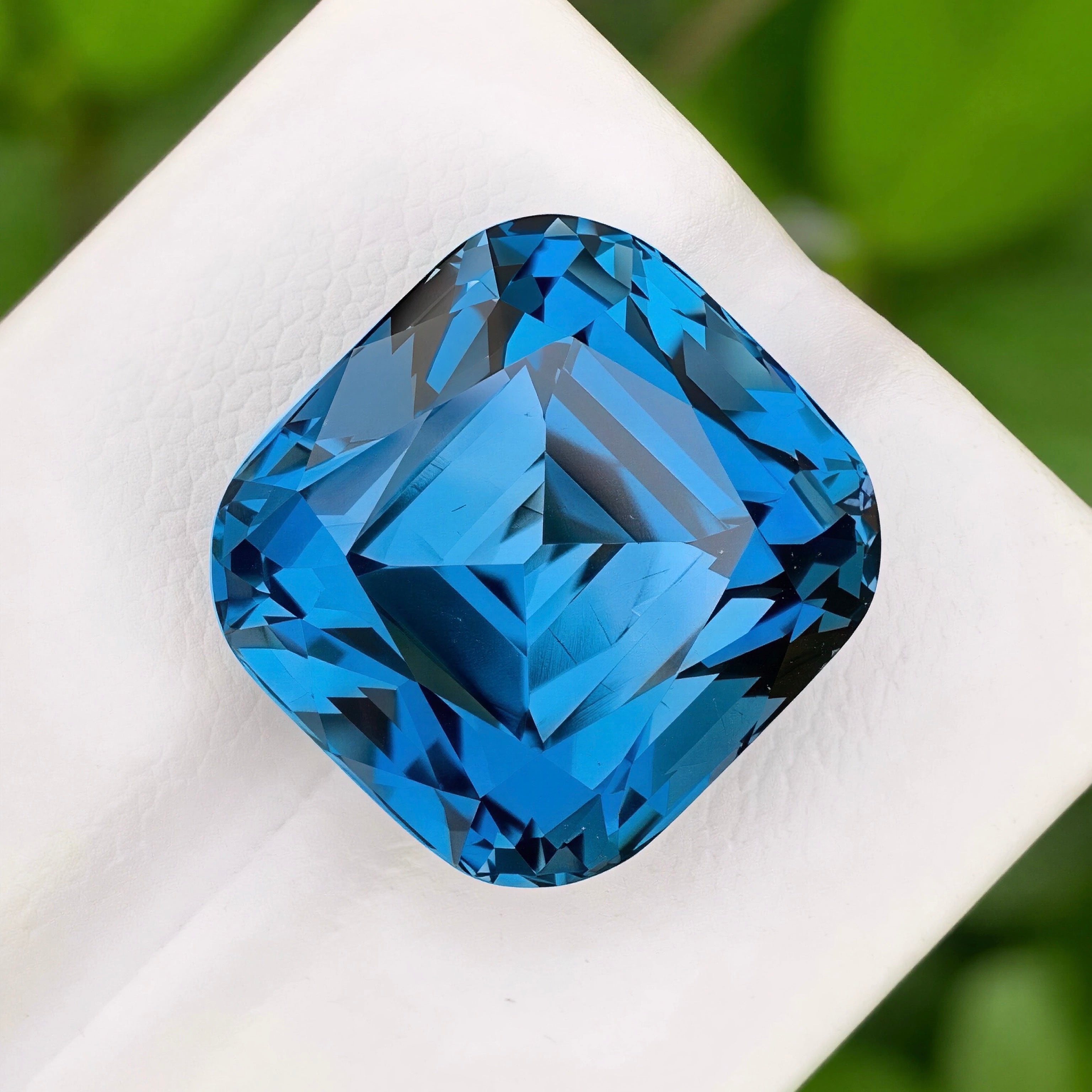 28-60-carats-london-blue-topaz-cushion-faceted-cut-natural-brazilian-gemstone