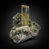 Triphane on Muscovite with Tantalite