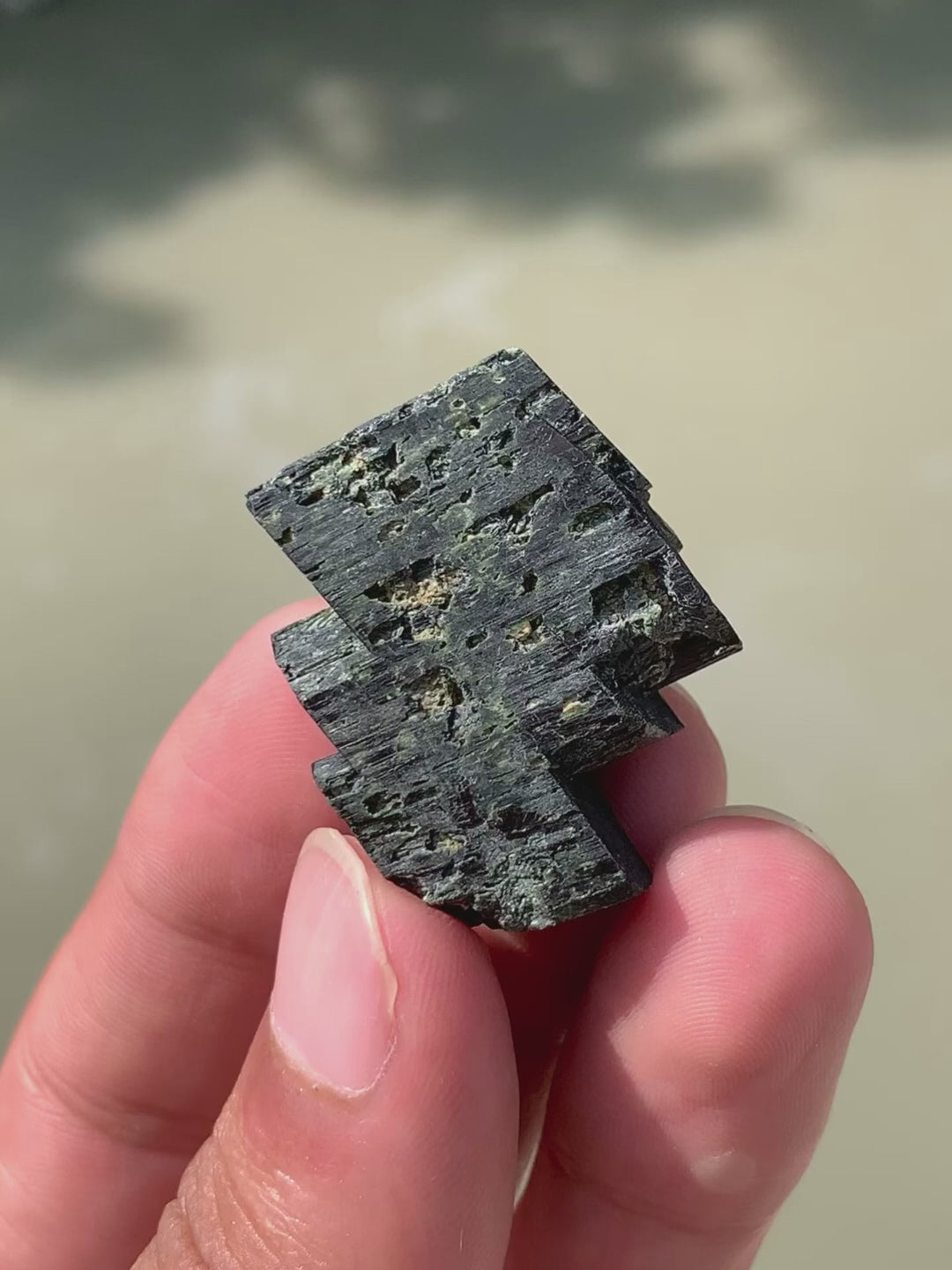 Aegirine-Augite: Delve into Nature's Enchanting World of Minerals from Pakistan