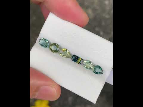 4.06 Carats Parti Sapphire Gem Lot