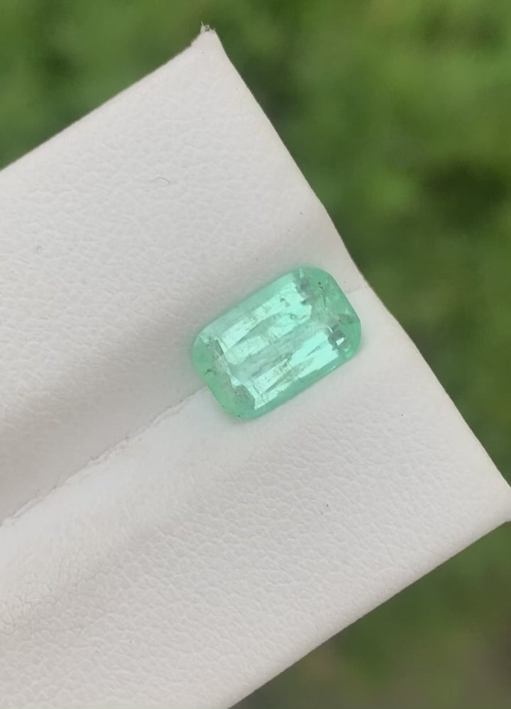 Natural Pastel Green Emerald Stone