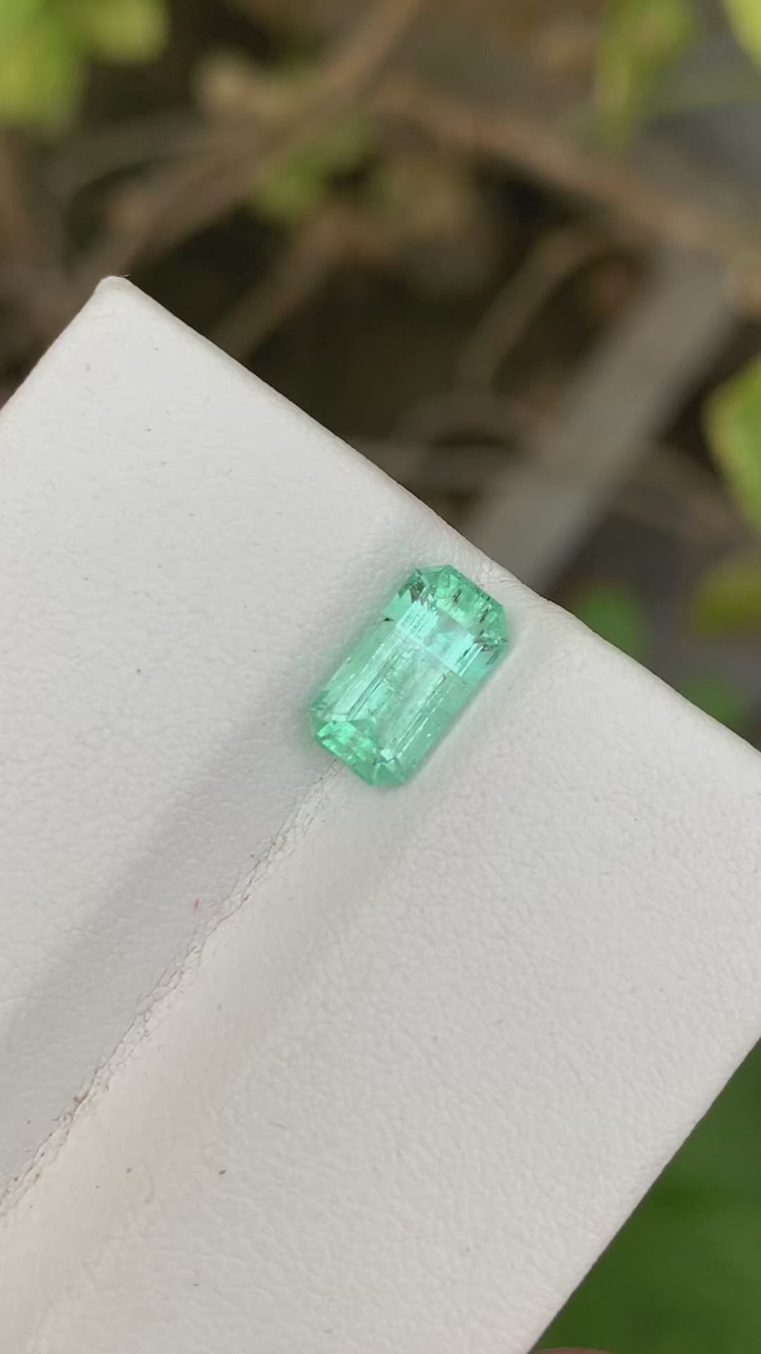 Stunning Natural Emerald Stone