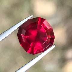 2.85 Carats Garnet