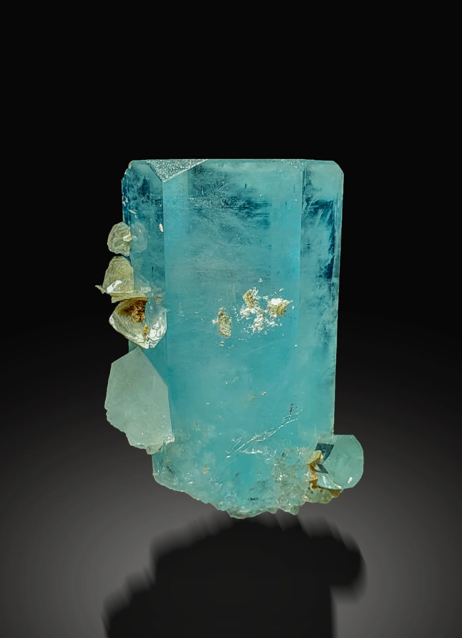 Beryl var. Aquamarine