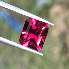 2.65 Carats Garnet