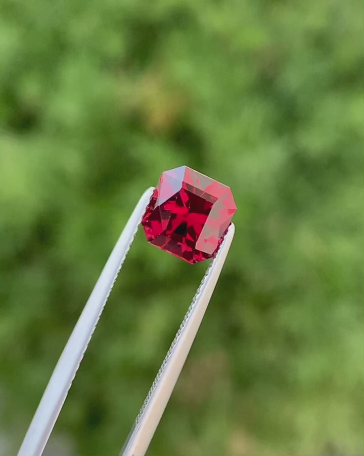 Glorious Cut Natural Garnet Gemstone