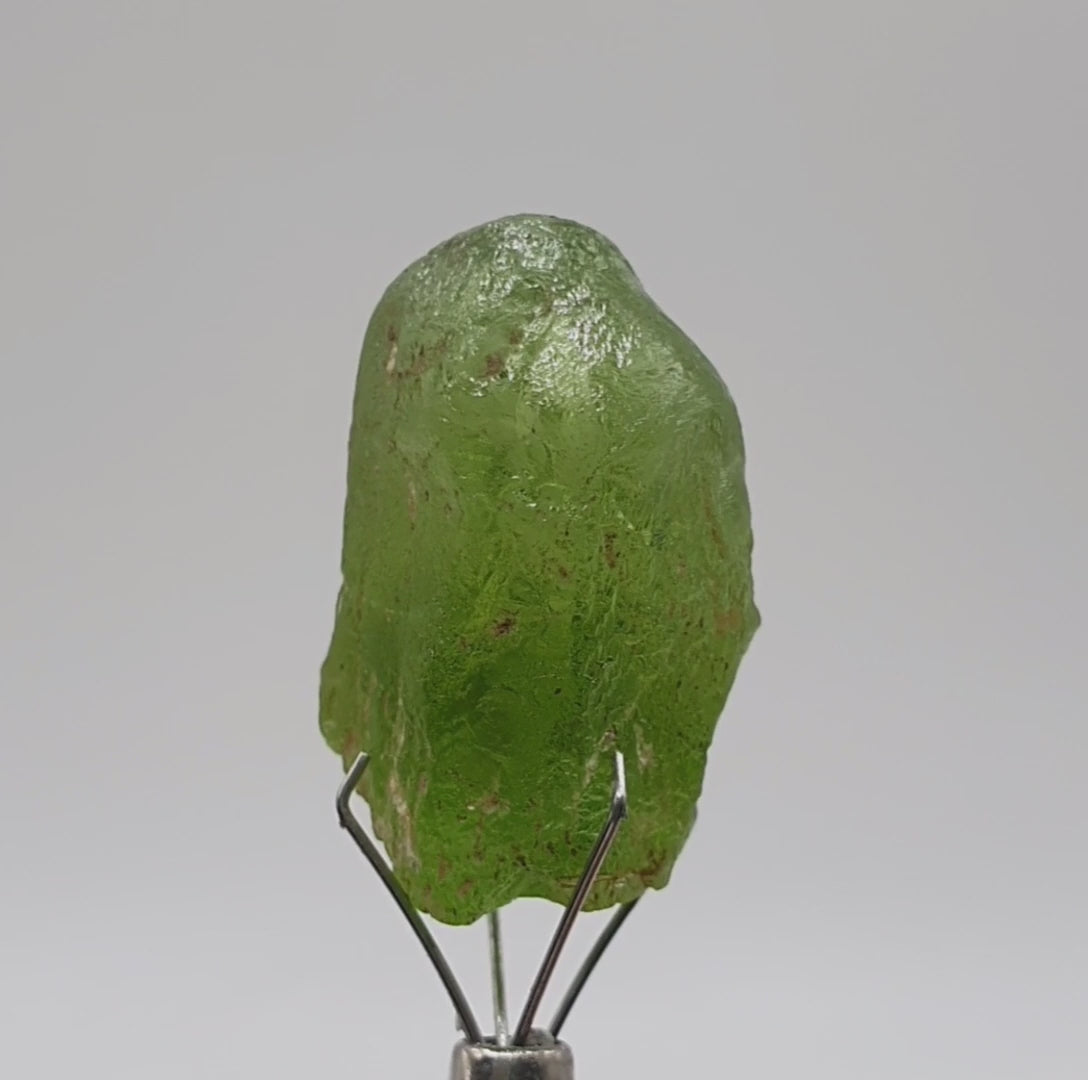 Gemmy Apple-Green Peridot With Stubby Round Termination