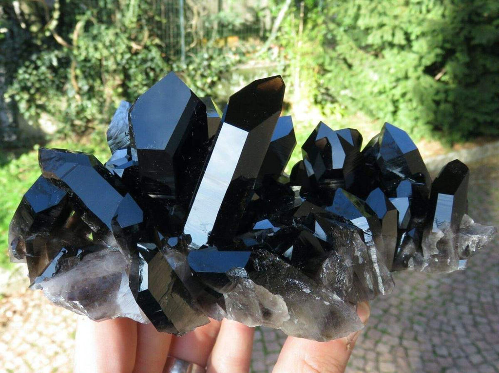 Black Onyx Stone: Properties, Benefits & Meanings - Blue Earth Gems