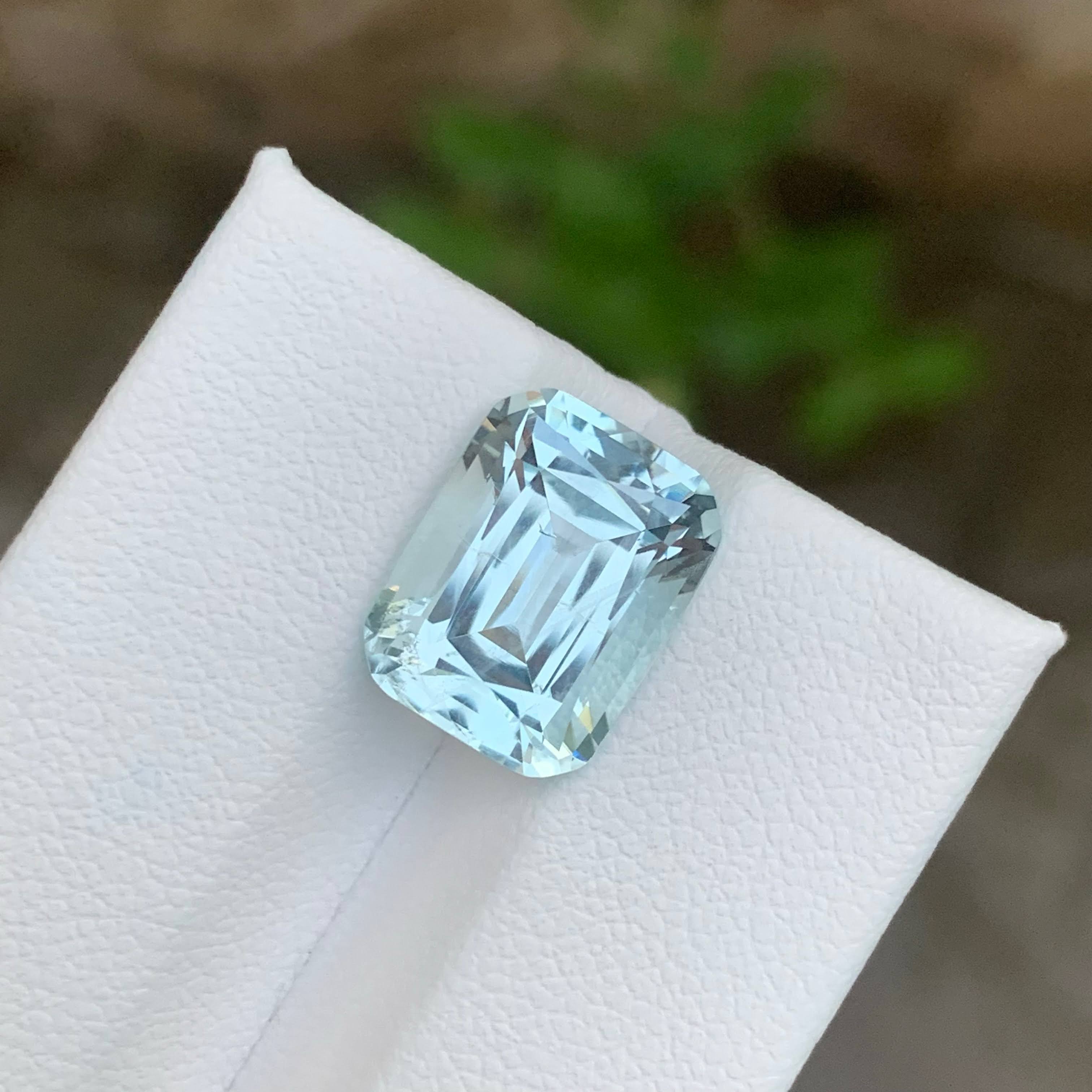 6.05 Carats Light Blue Aquamarine Stone