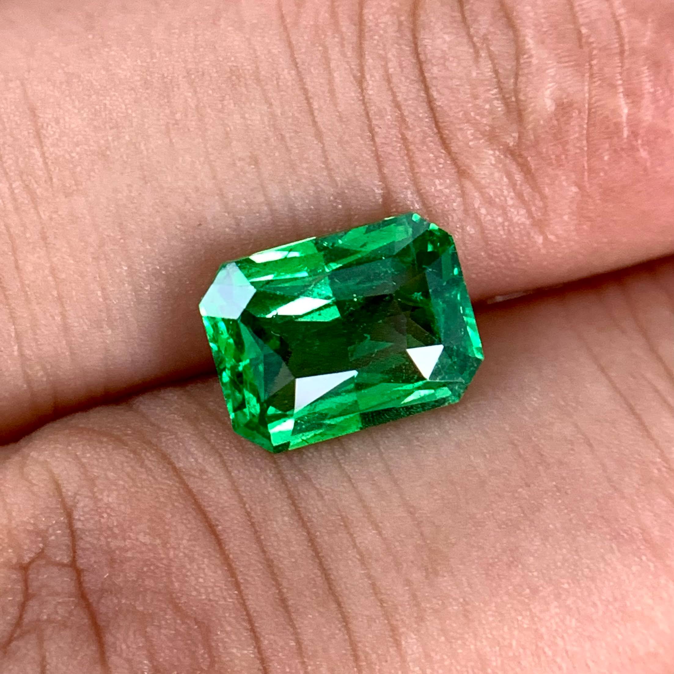 vivid-green-natural-tsavorite-garnet-2-98ct-tanzania