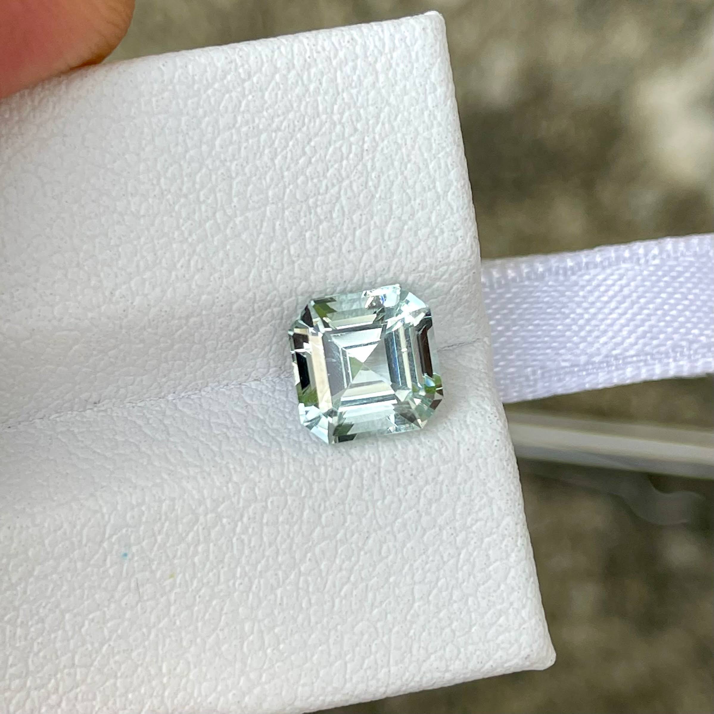 1.89 Carats Light Blue Aquamarine Stone