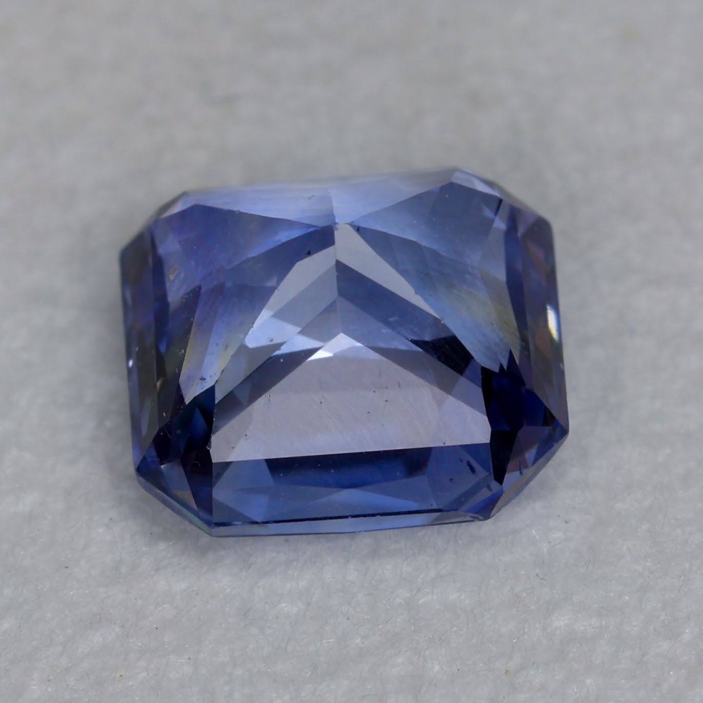 1.56 Carats Blue Sapphire Stone