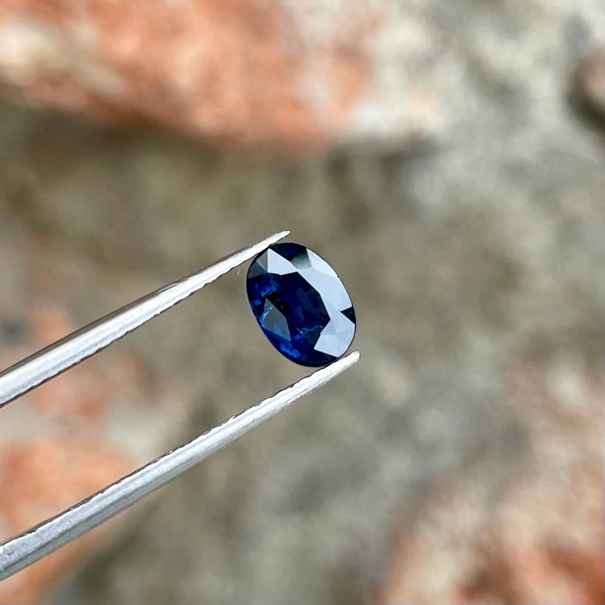 0.85 Carats Blue Sapphire Oval Cut