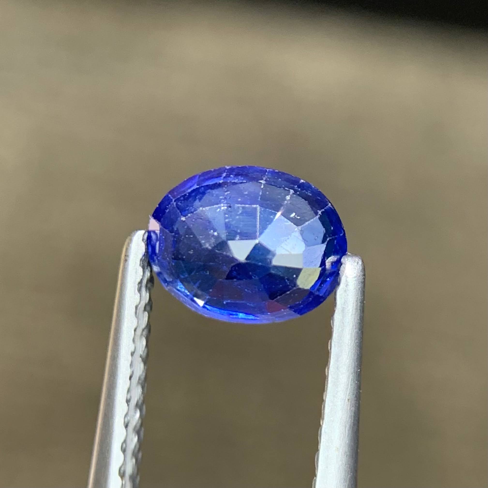 deep-blue-sapphire-1-38ct-sri-lanka-aig