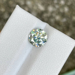 2.09 carats Round Brilliant Cut Moissanite Synthetic Gemstone