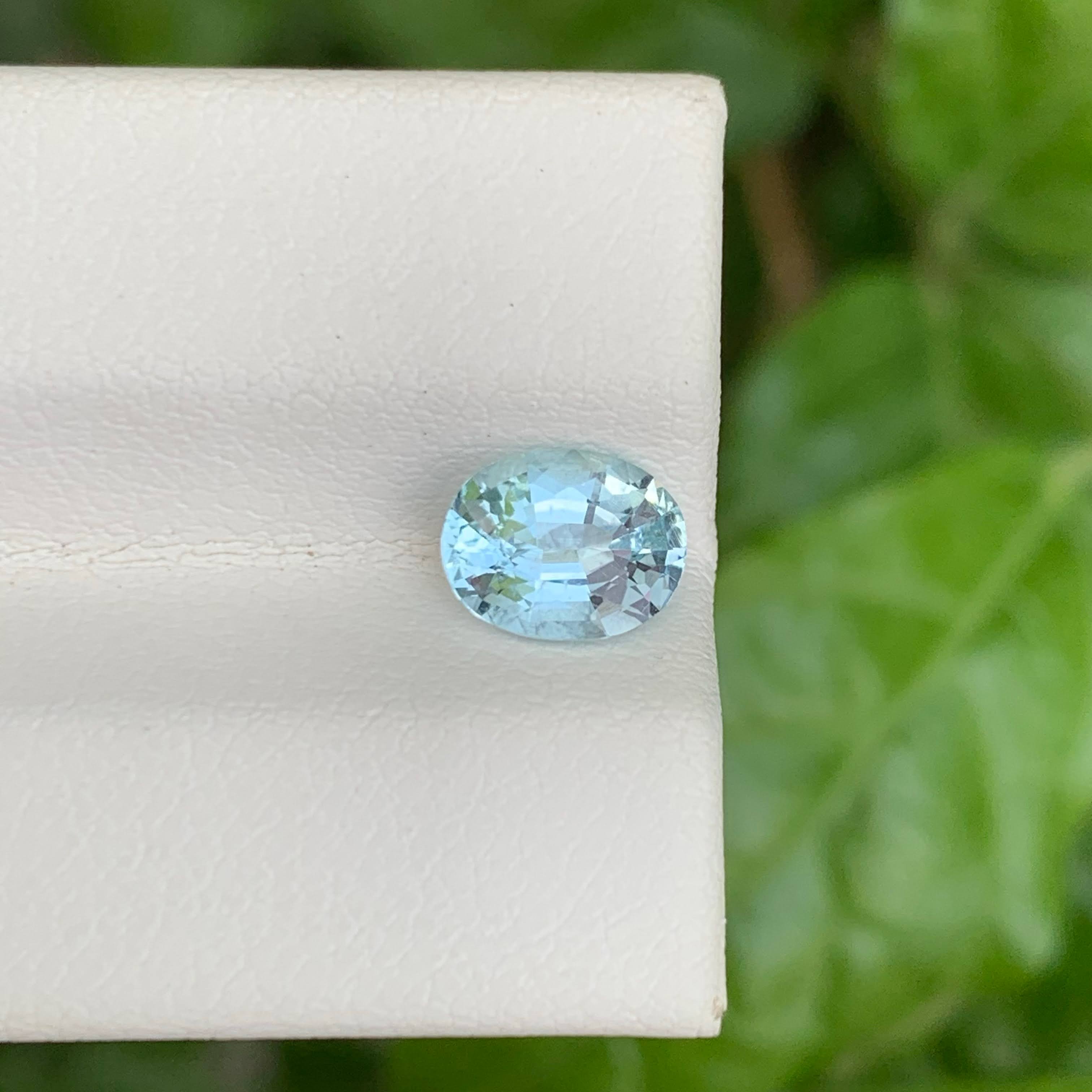 1.15 Carats Blue Aquamarine Oval Stone
