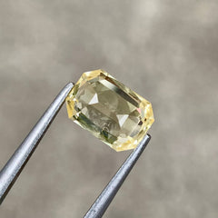 soft-yellow-sapphire-1-92ct-sri-lanka-radiant-cut