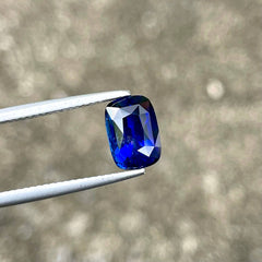 3.00 Carats Vivid Blue Sapphire Stone