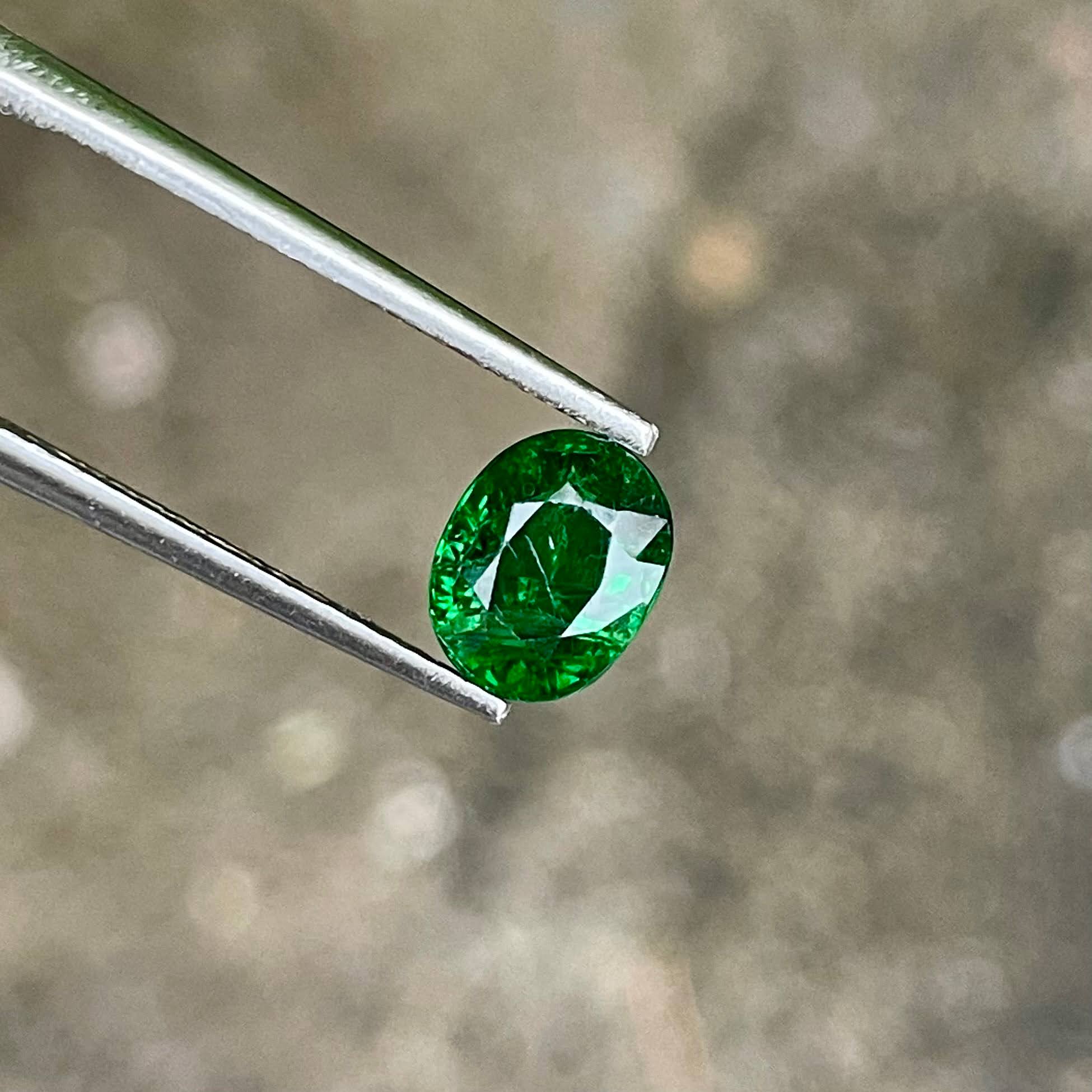 1.60 carats Green Tsavorite Garnet Gem