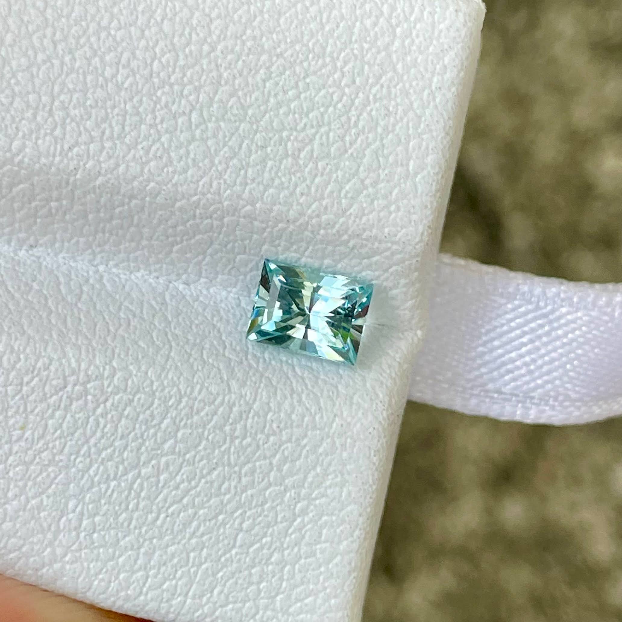 0.66 Carats Blue Aquamarine Gemstone