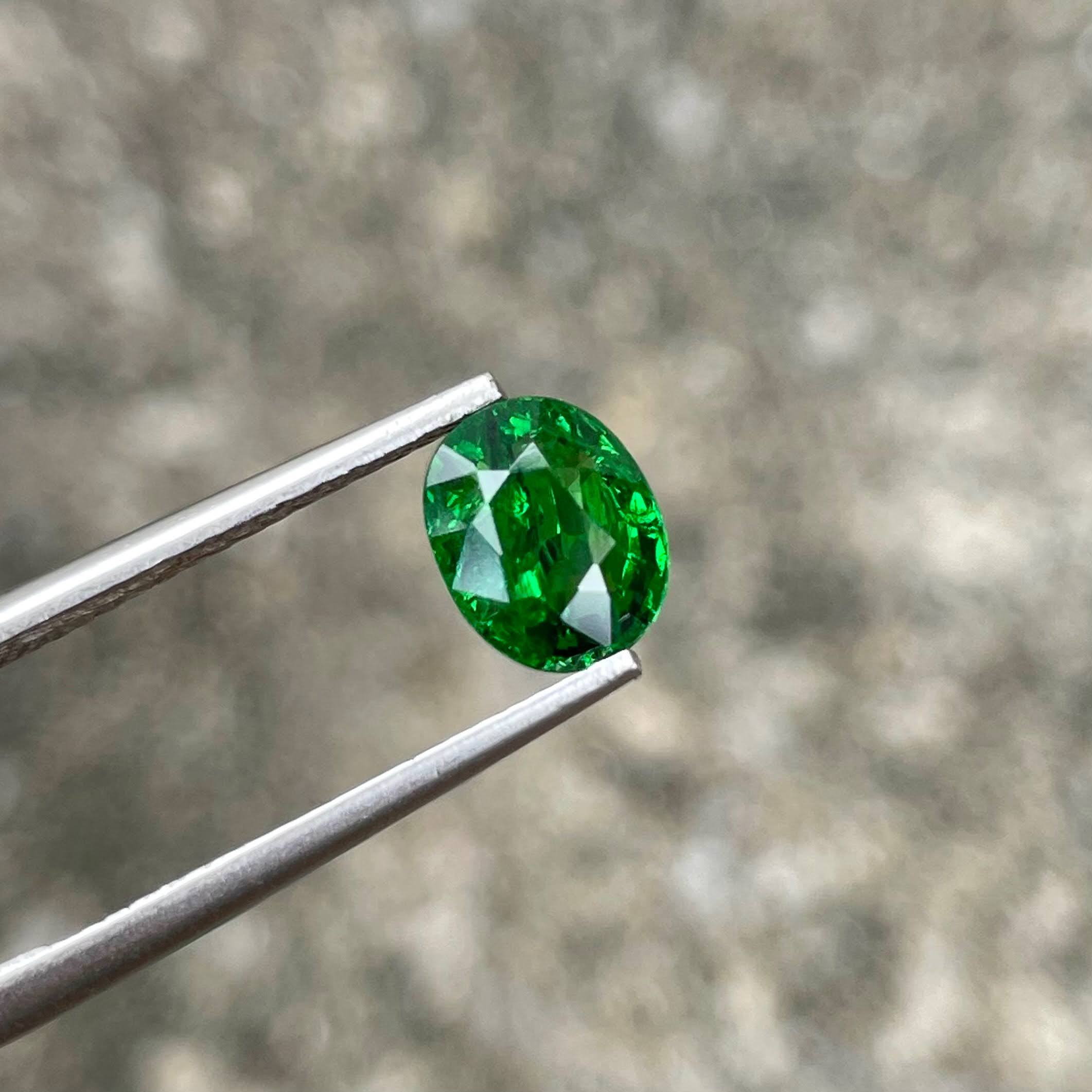 1.41 carats Rich Green Tsavorite Garnet Stone