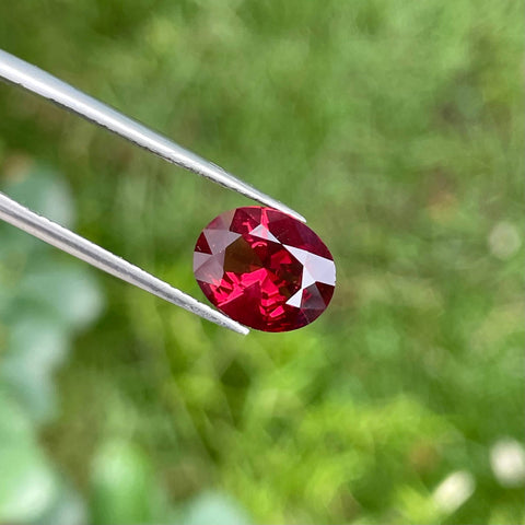 2.25 Carats Reddish Garnet Stone