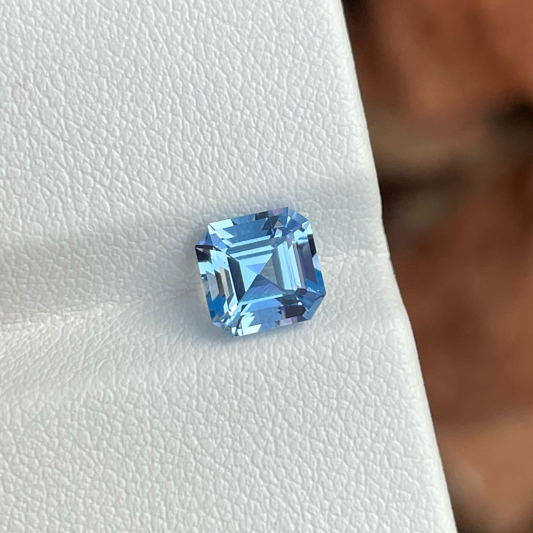 Elegance of Fine Quality Deep color Aquamarine Gemstone