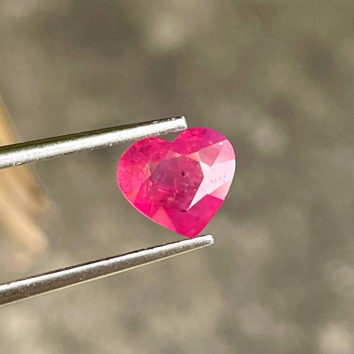 1.55 Carats Reddish Pink Ruby Heart