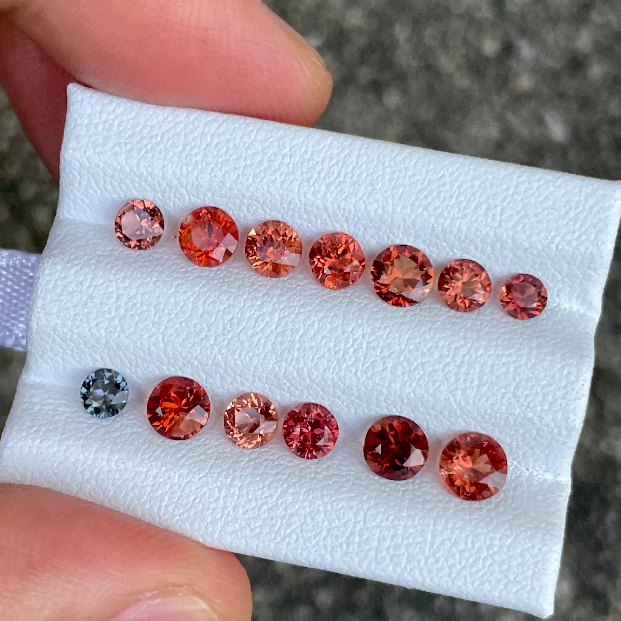 4.67 carats 13 Piece Spinel Gems Lot