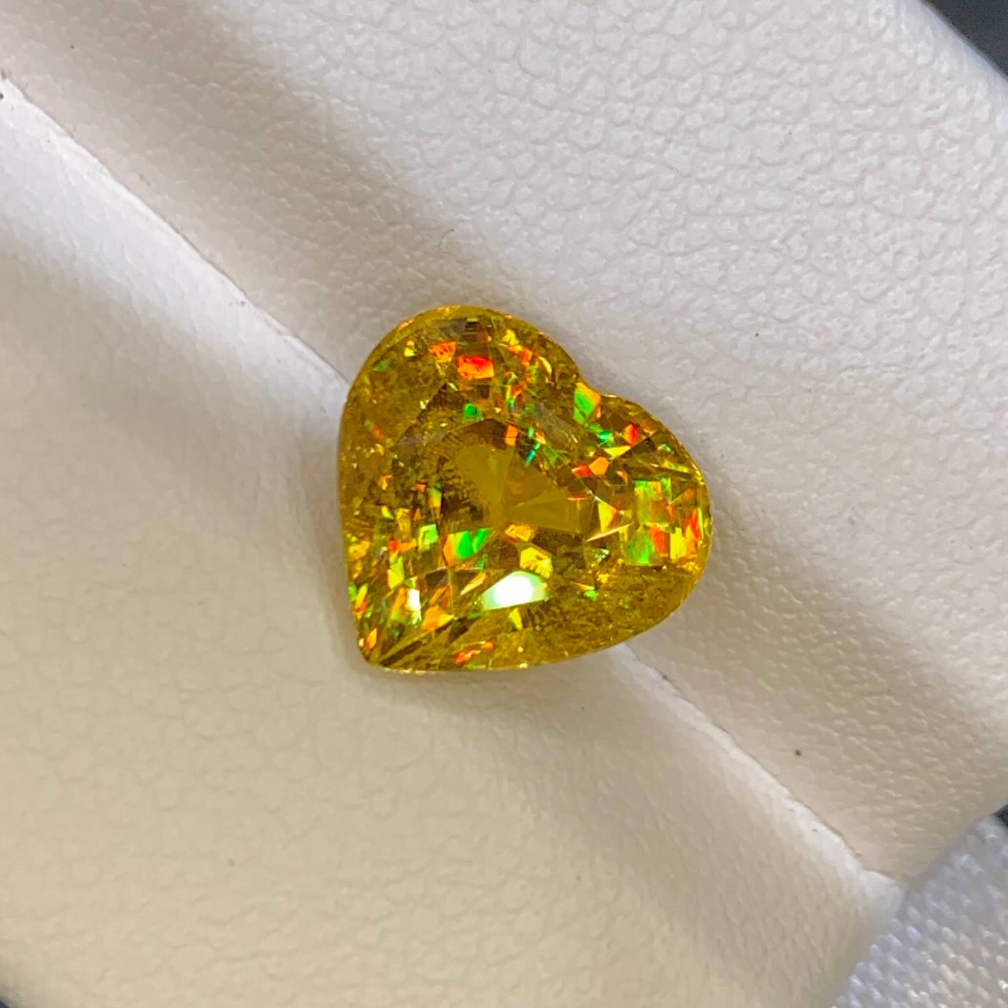 3-68-carats-heart-shape-sphene-faceted-madagascar-gemstone