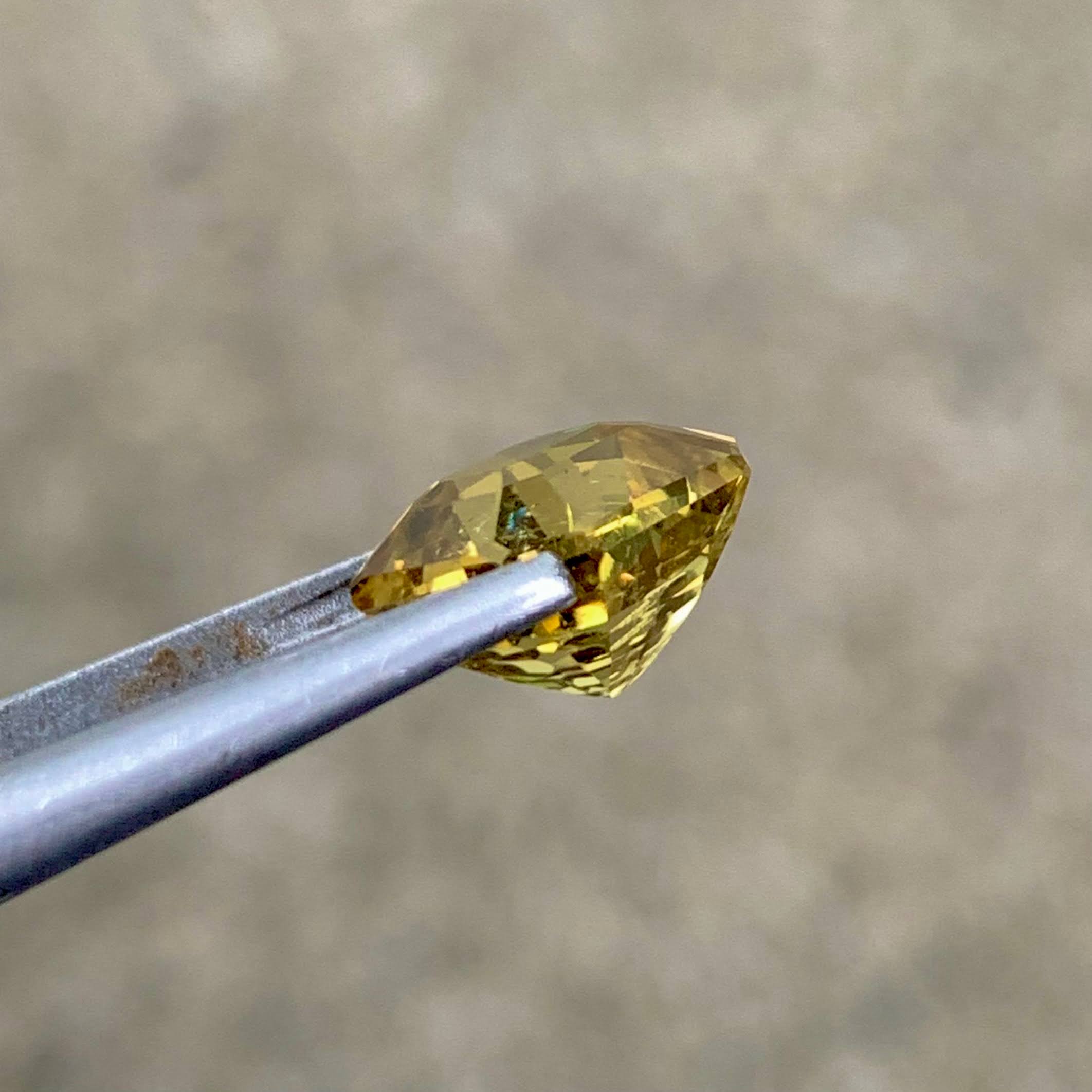 rich-yellow-chrysoberyl-3-55ct-sri-lanka-octagon-asscher