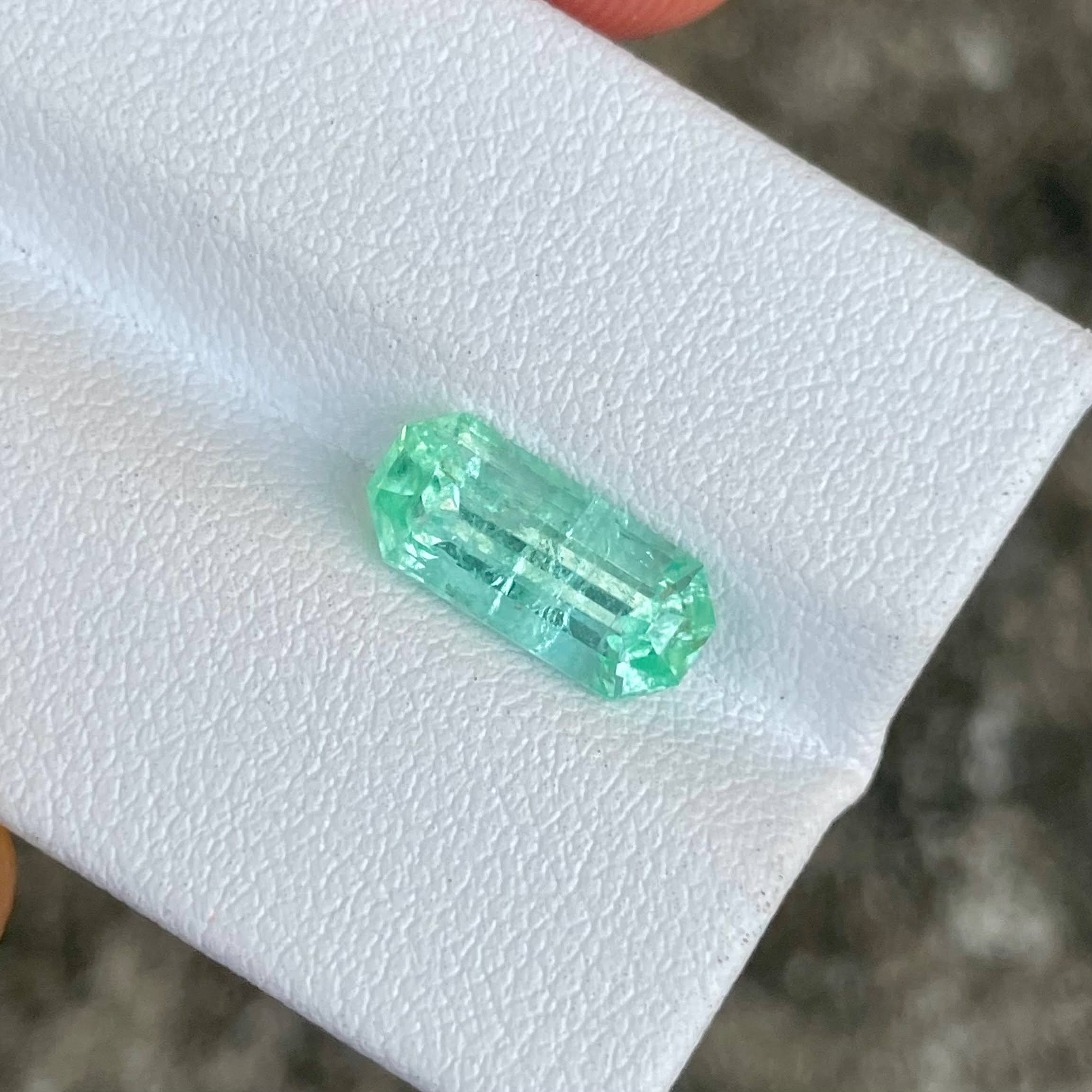 2.37 Carats Emerald Faceted Gemstone