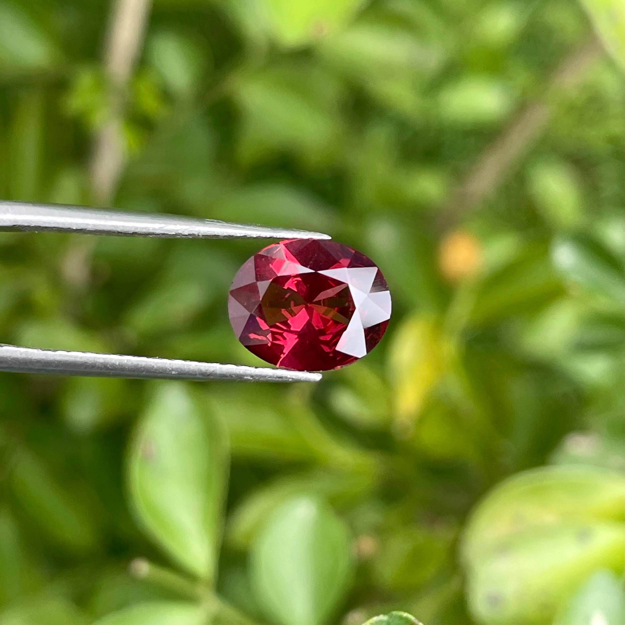 2.25 Carats Reddish Garnet Stone