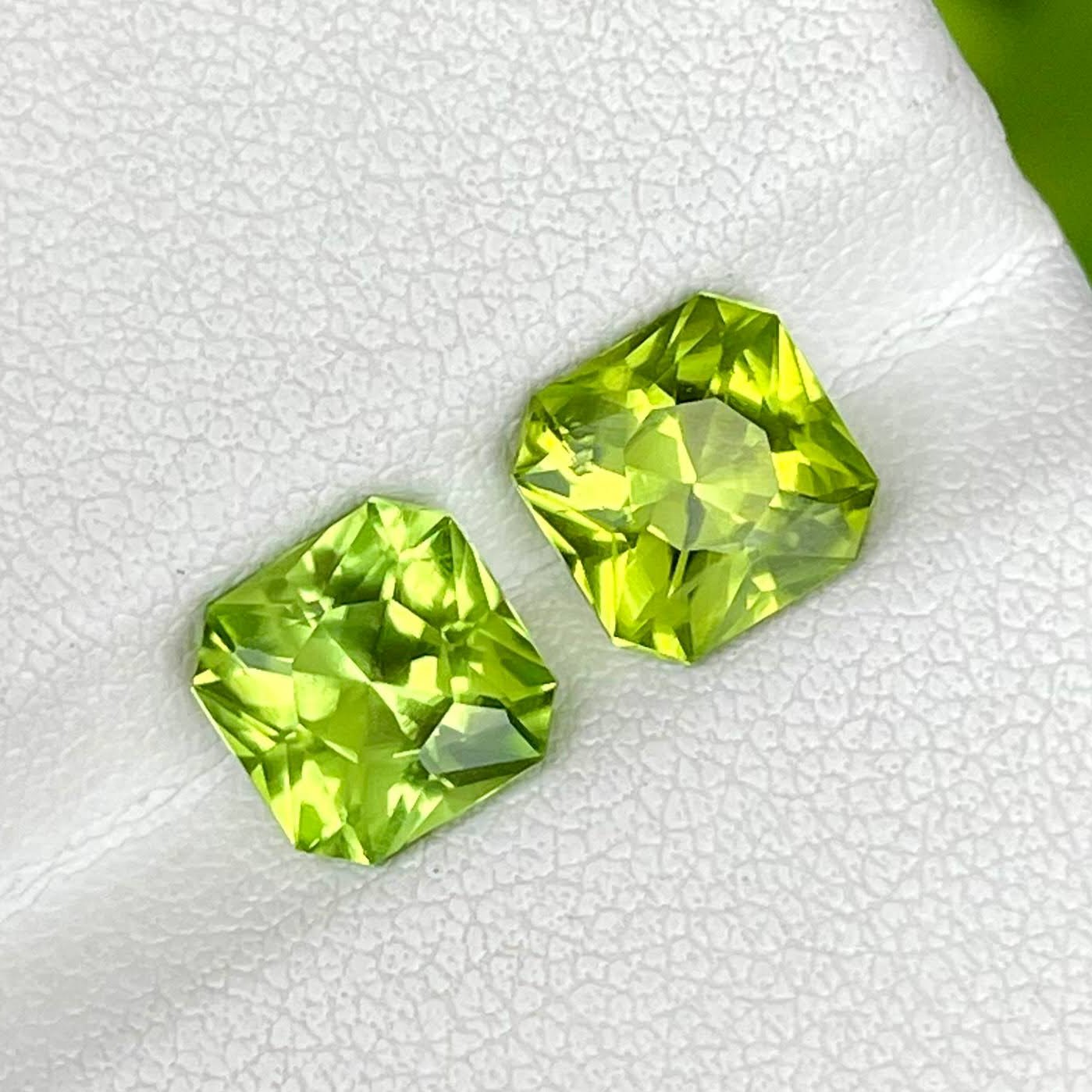 3.75 Carats Green Peridot Pair Gems