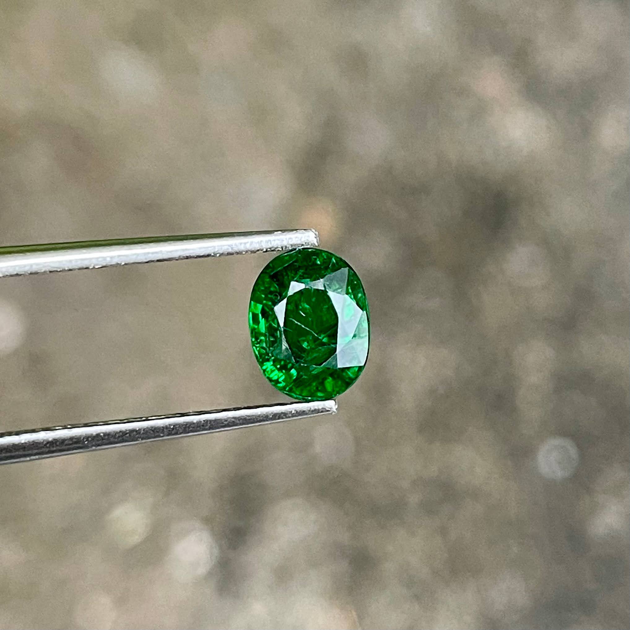 1.60 carats Green Tsavorite Garnet Gem