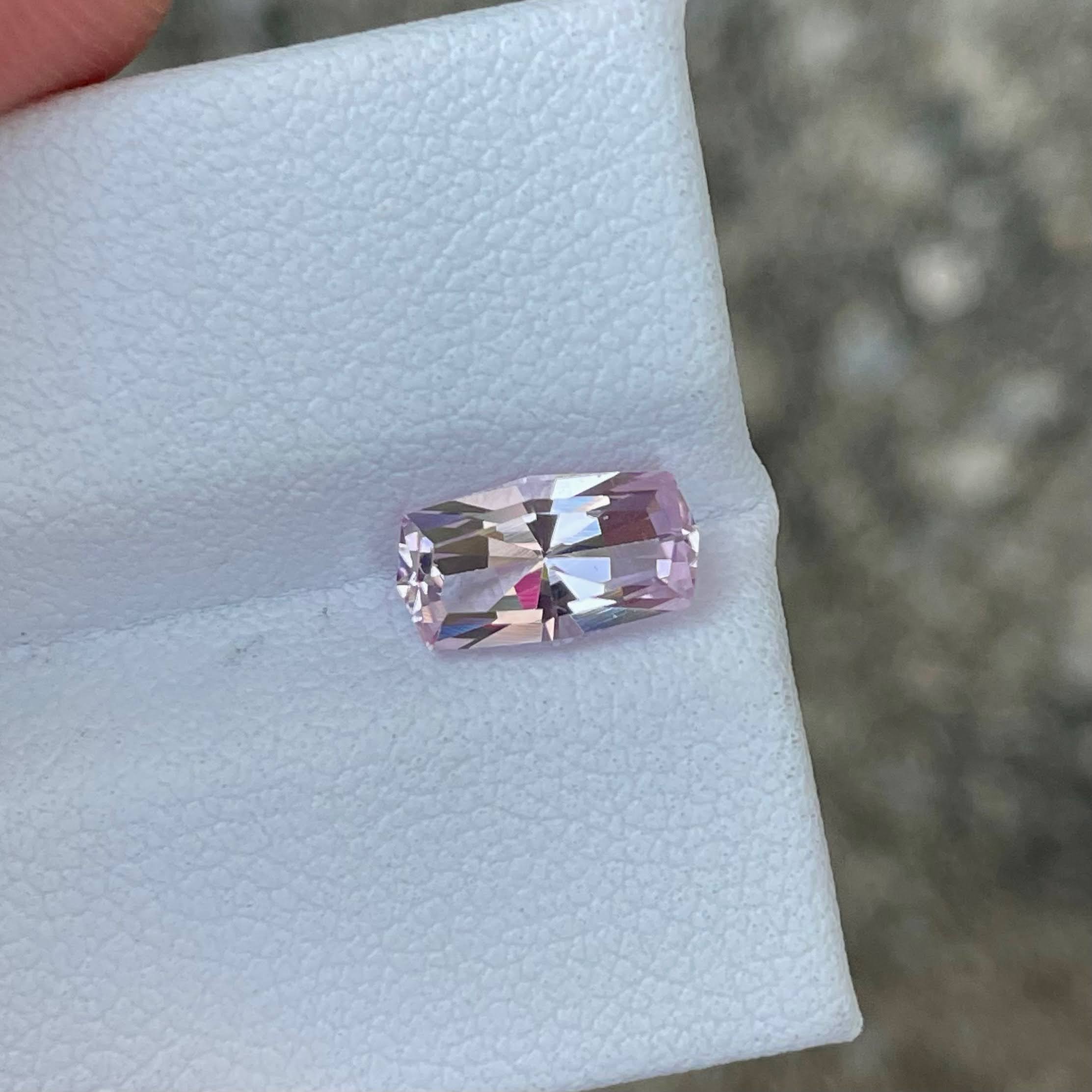 1.27 Carats Pink Morganite Gemstone