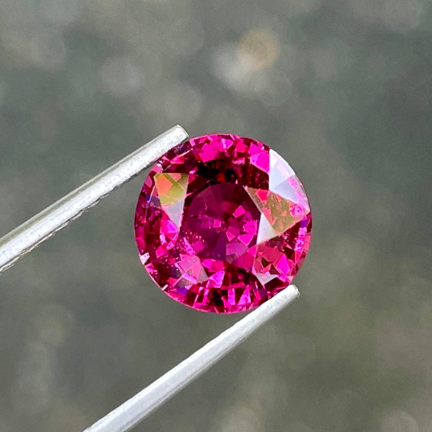 3.81 Carats Hot Pink Garnet Round Gem