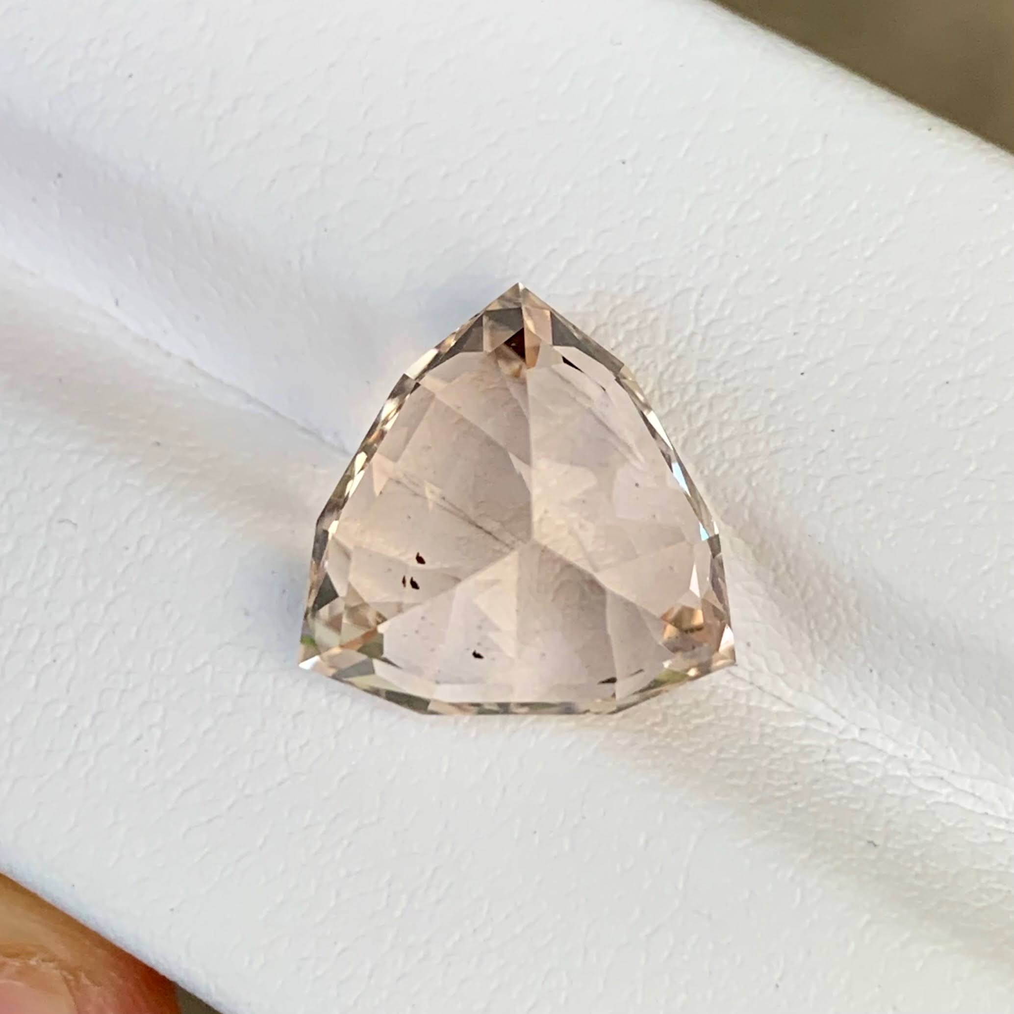 pakistan-topaz-10-28ct-trilliant