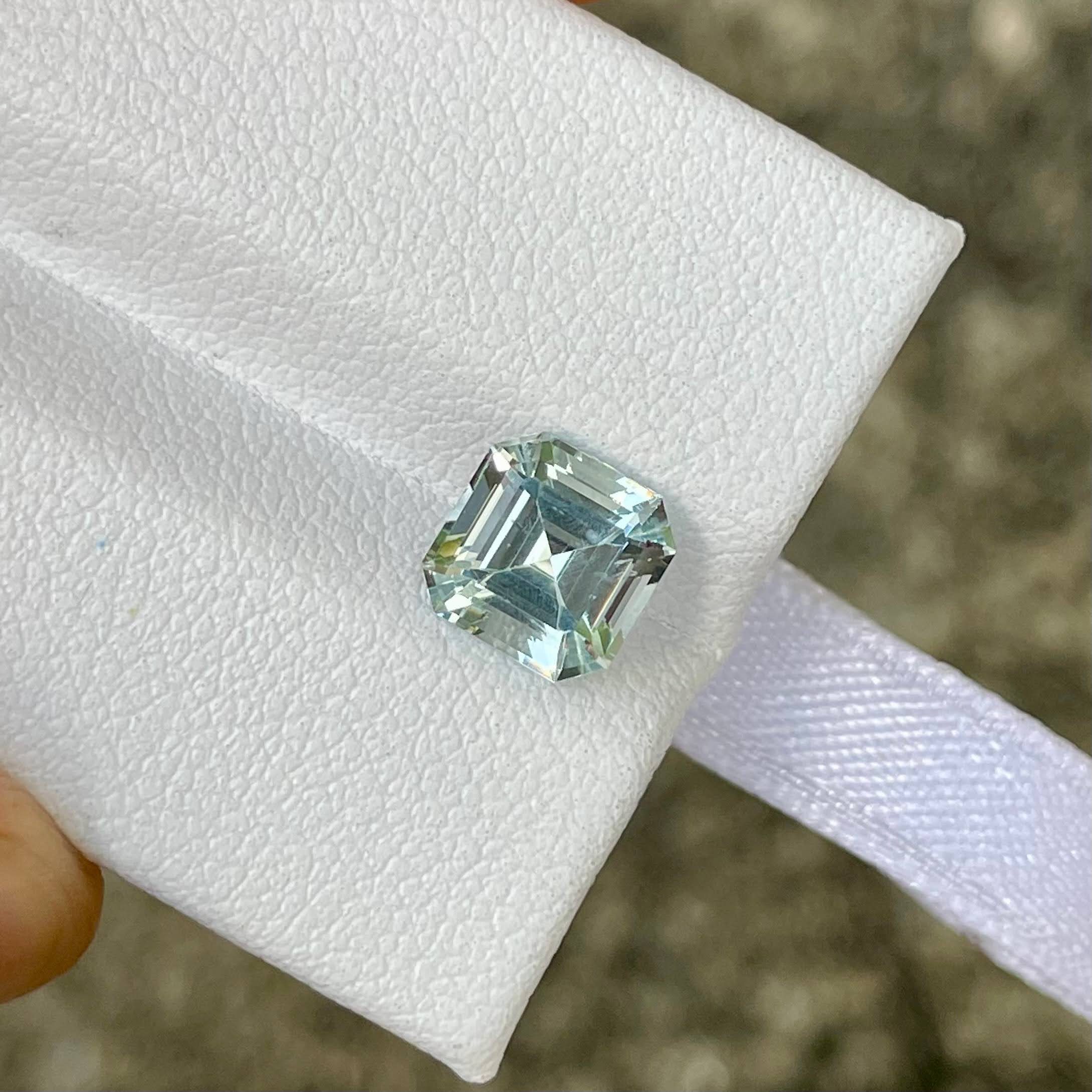 1.89 Carats Light Blue Aquamarine Stone