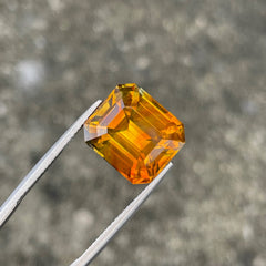 18.47 Carats Orange Sapphire Gemstone