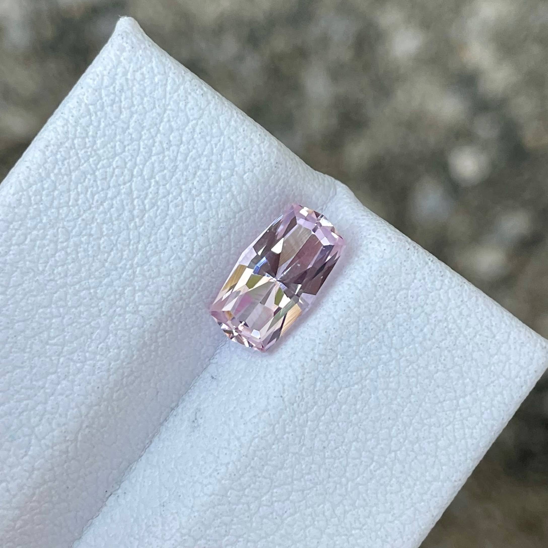 1.27 Carats Pink Morganite Gemstone