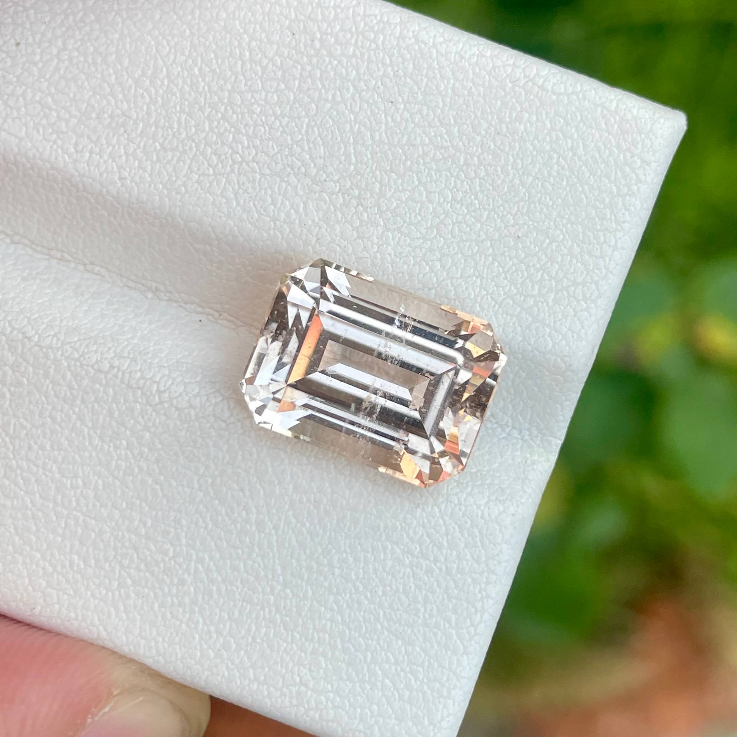 11.25 carats Topaz Stone Emerald Cut