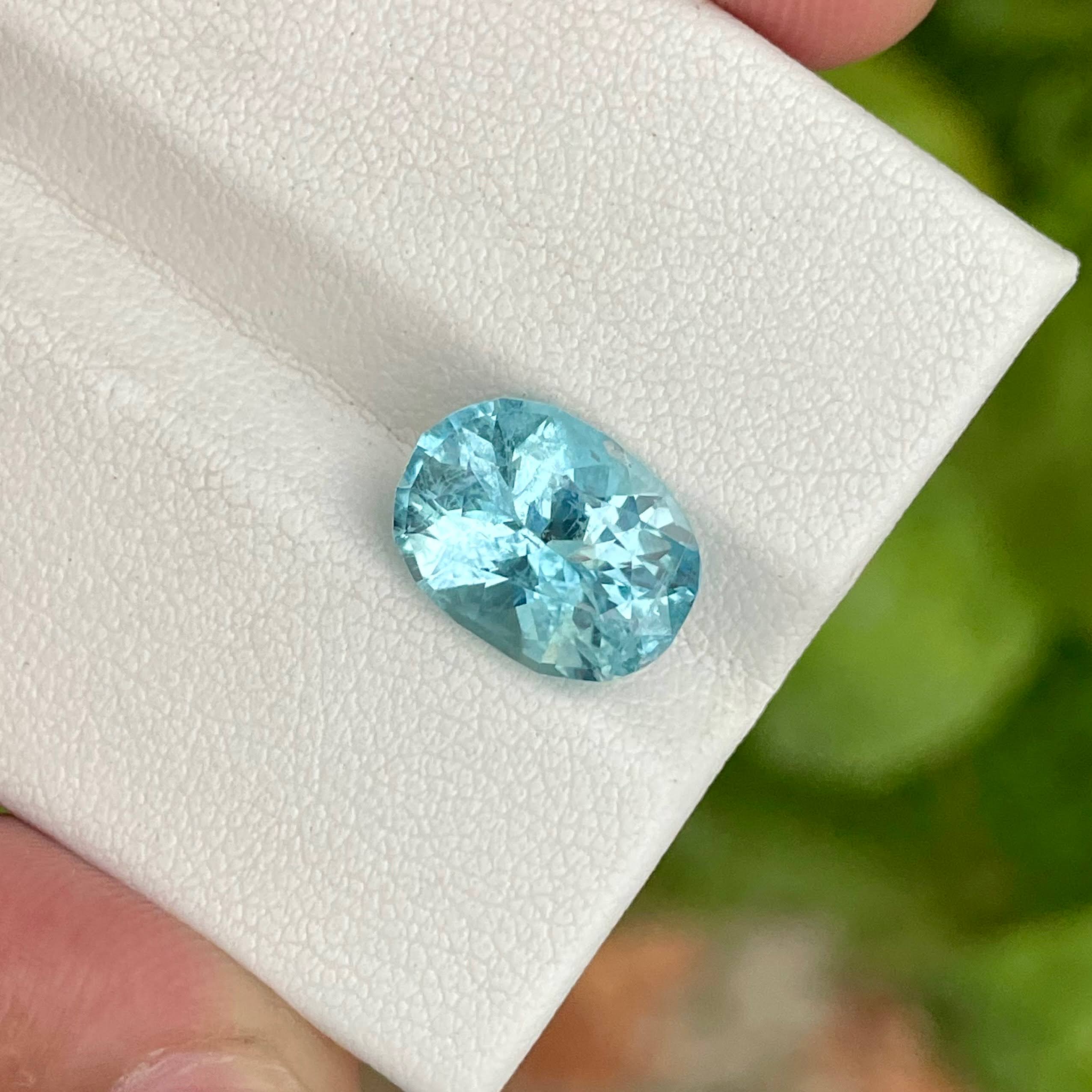 4.65 Carats Blue Aquamarine Gemstone