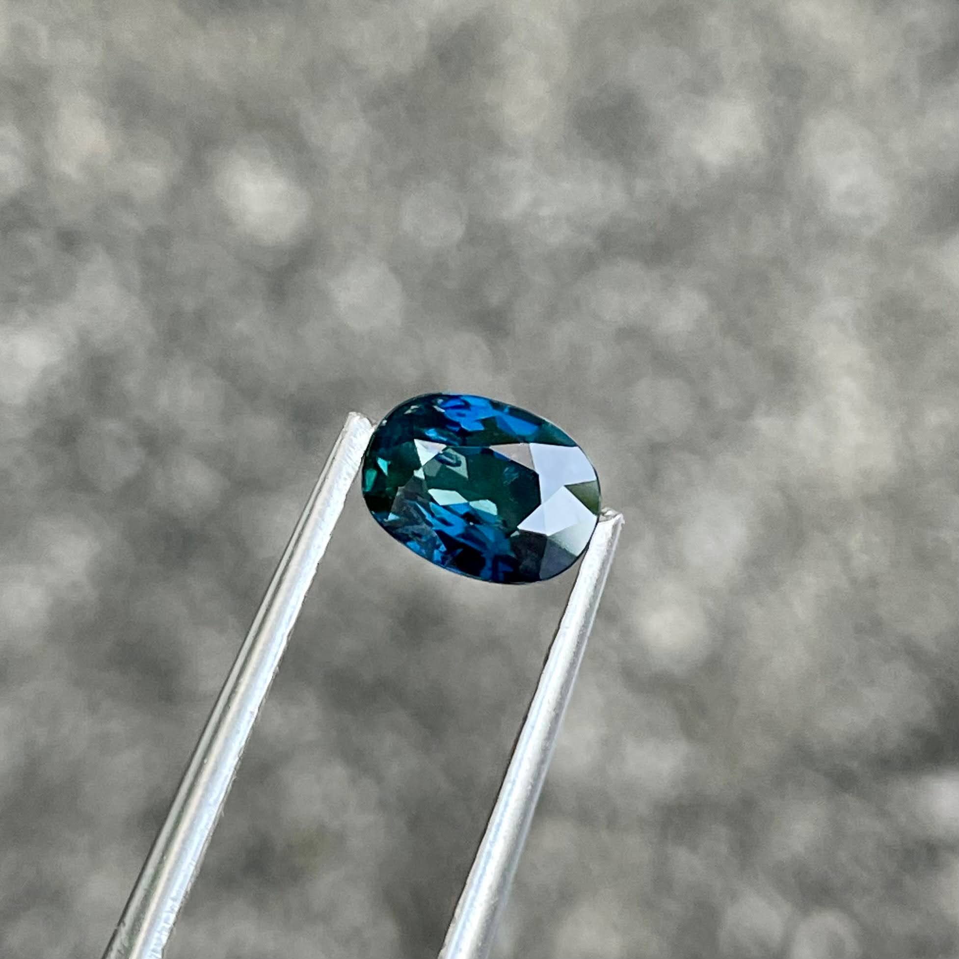 1.02 Carats Teal Sapphire Gem Oval Cut